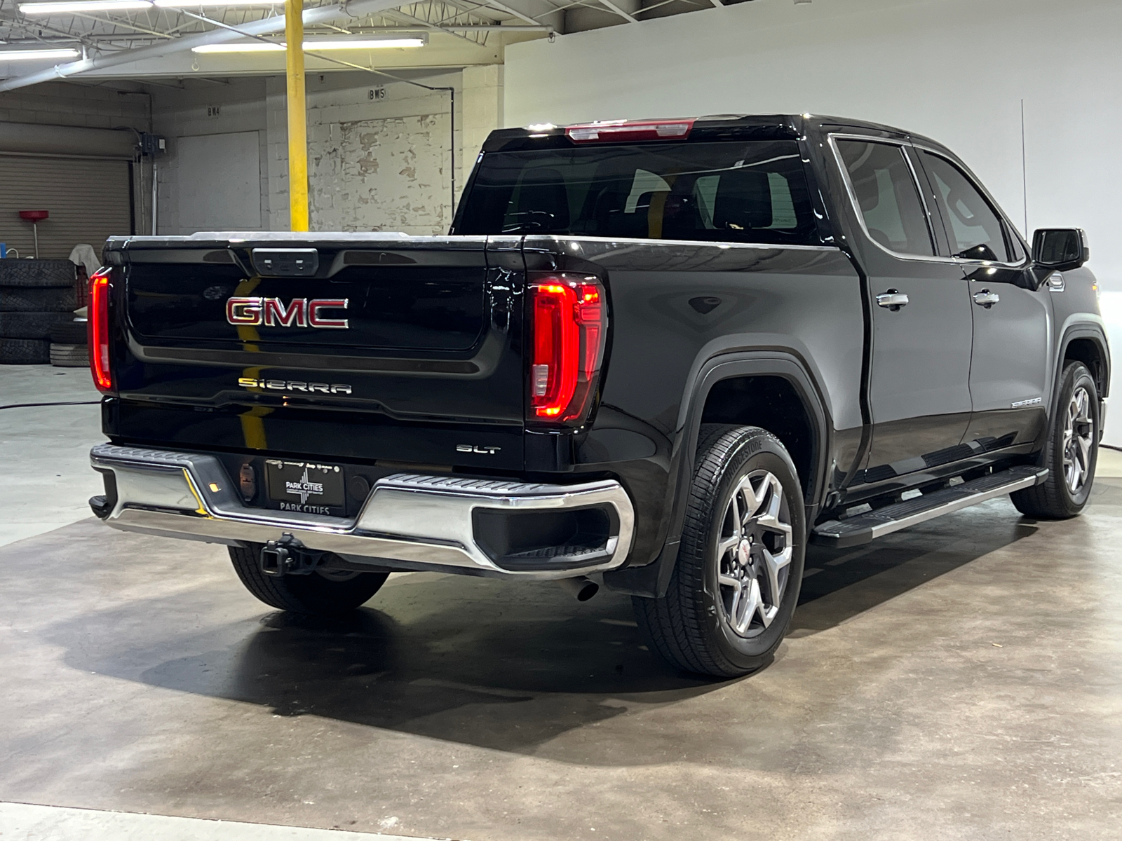 2023 GMC Sierra 1500 SLT 7