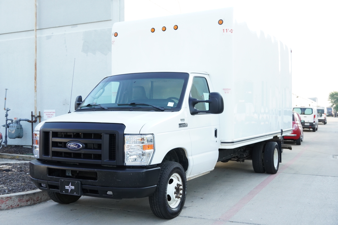 2018 Ford E-450SD Base 3