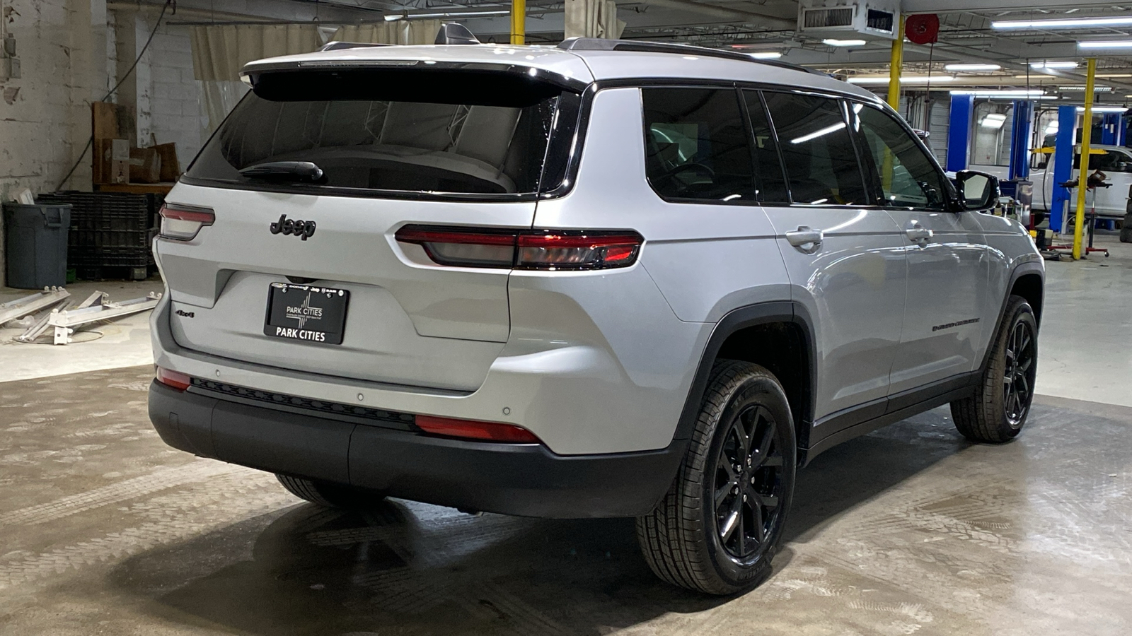 2024 Jeep Grand Cherokee L Altitude 8