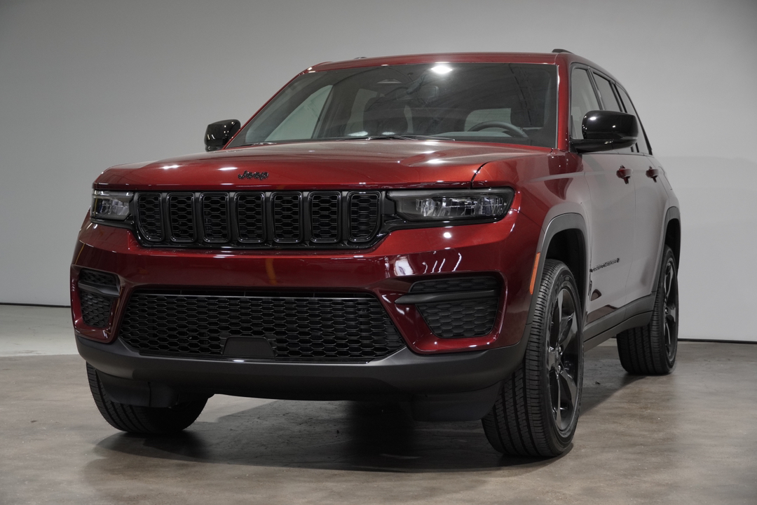 2024 Jeep Grand Cherokee Altitude 3