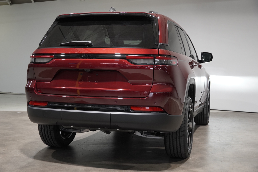 2024 Jeep Grand Cherokee Altitude 7