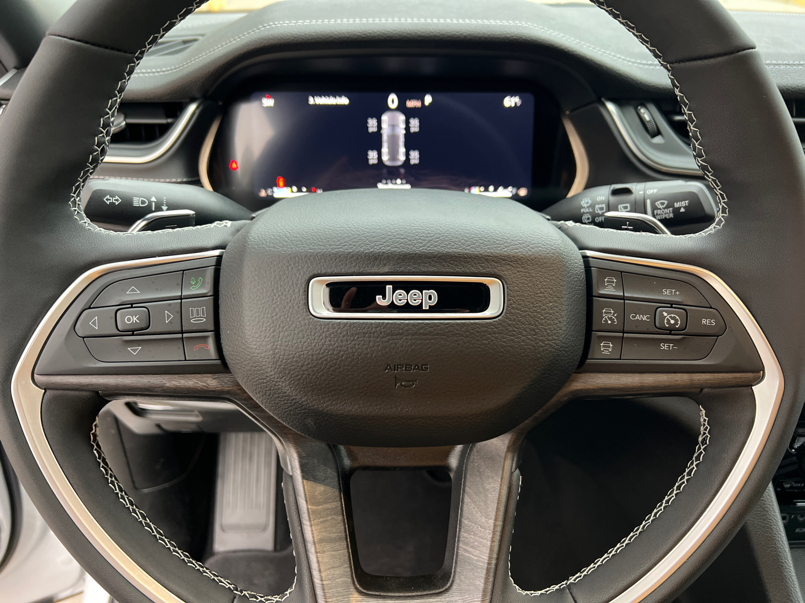 2024 Jeep Grand Cherokee Limited 35