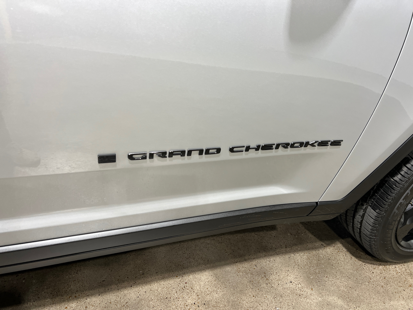 2024 Jeep Grand Cherokee Altitude 8