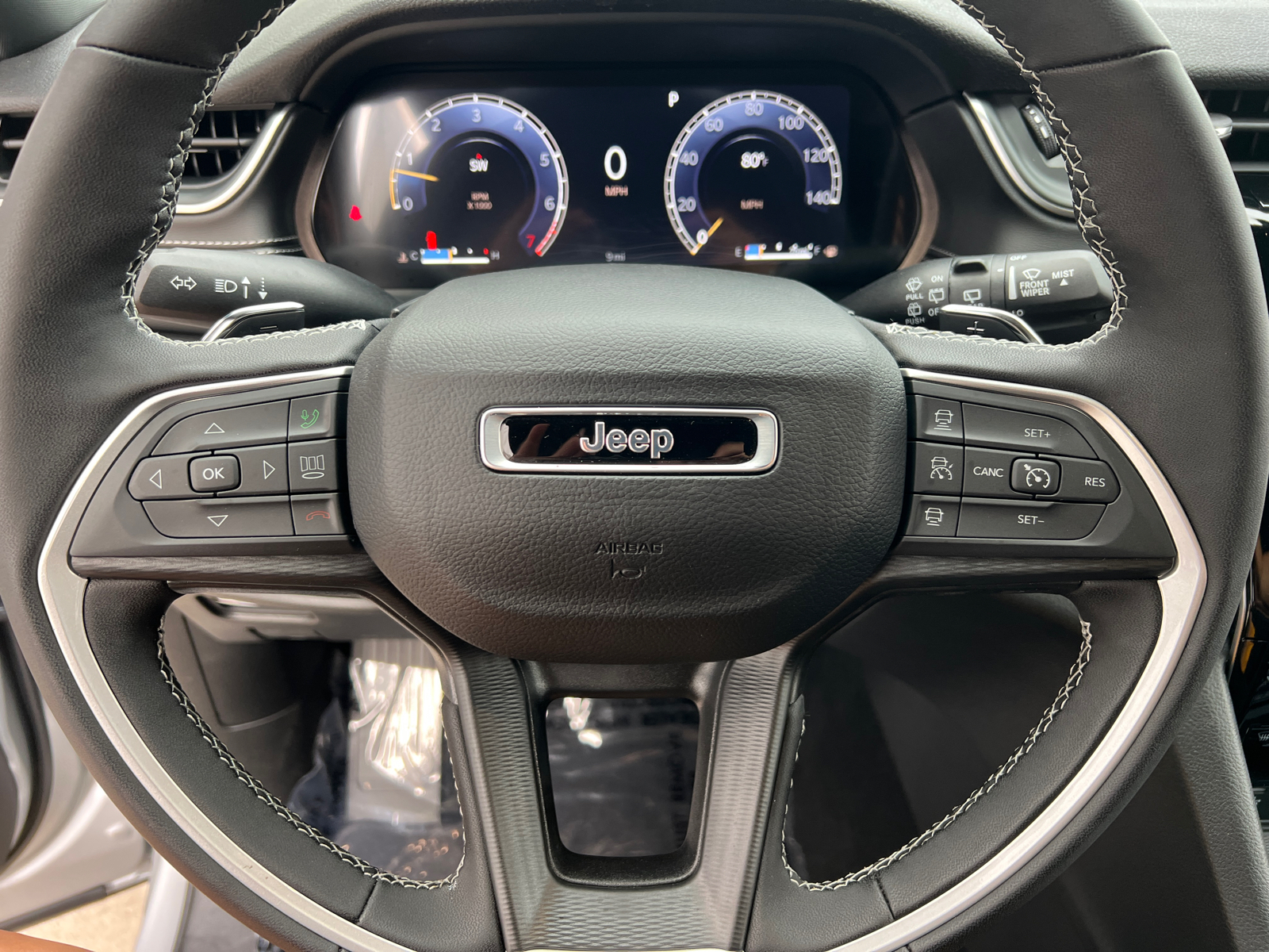 2024 Jeep Grand Cherokee Altitude 32