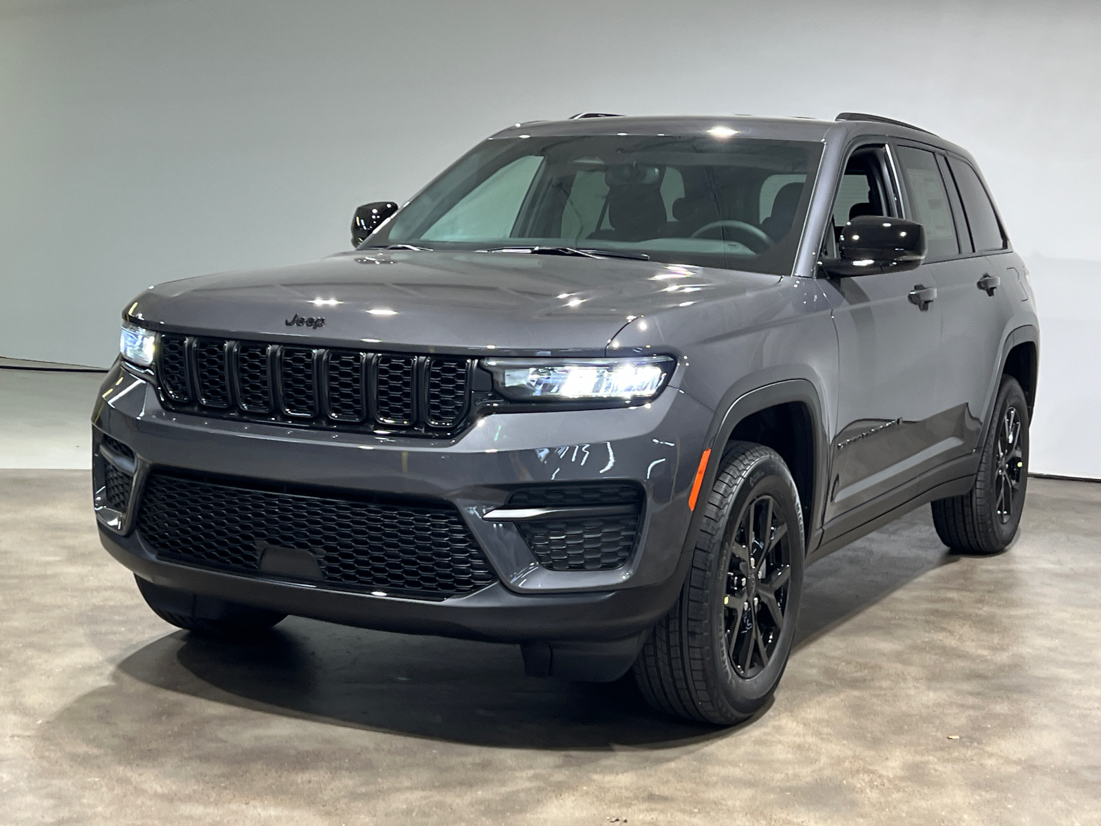 2024 Jeep Grand Cherokee Altitude 3