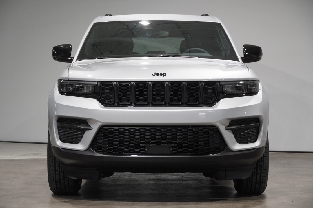 2024 Jeep Grand Cherokee Altitude 2