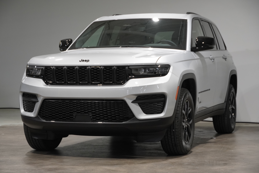 2024 Jeep Grand Cherokee Altitude 3