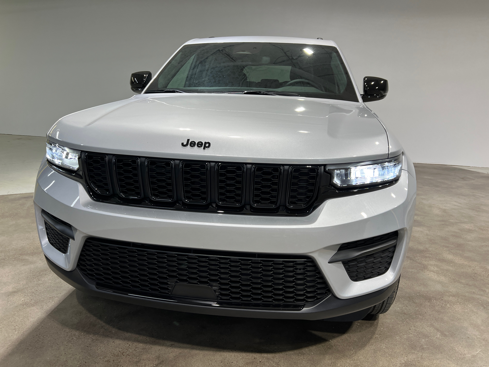 2024 Jeep Grand Cherokee Altitude 2