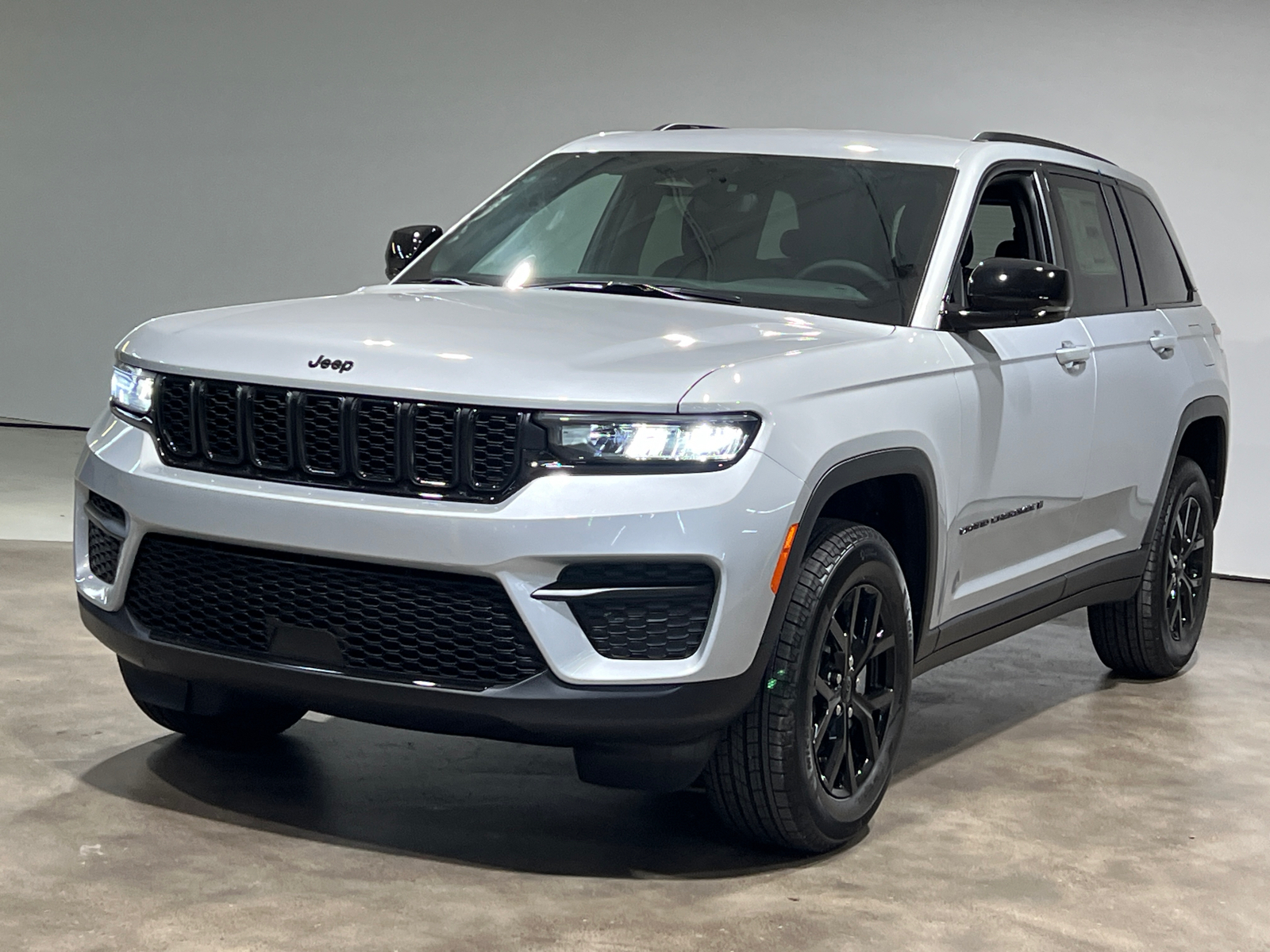 2024 Jeep Grand Cherokee Altitude 3