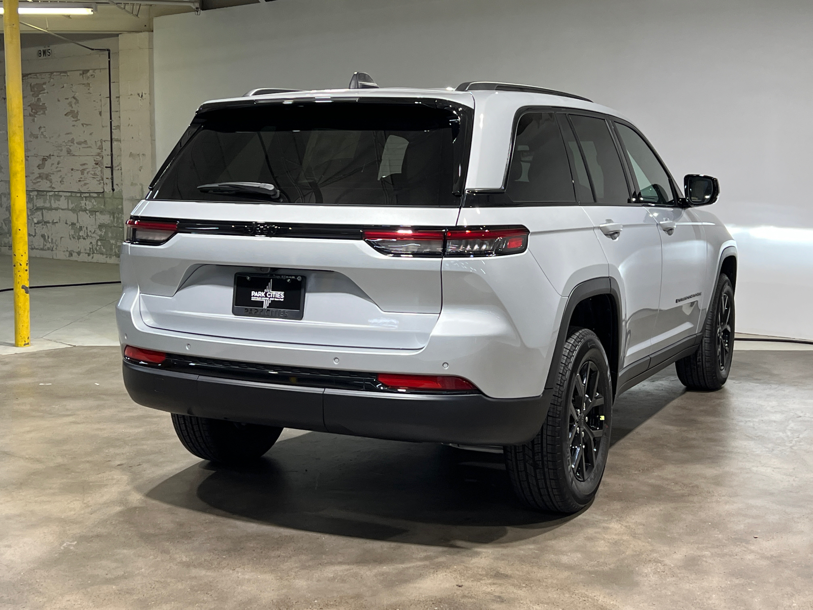 2024 Jeep Grand Cherokee Altitude 7