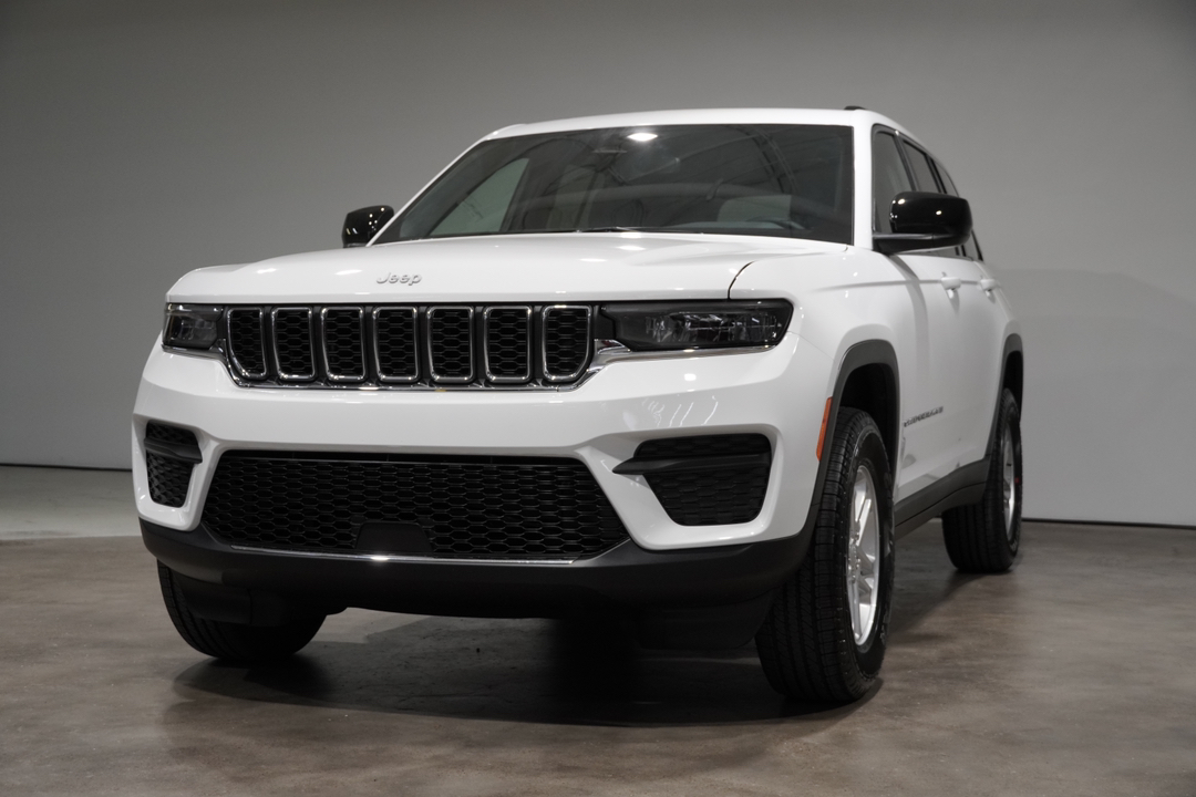 2024 Jeep Grand Cherokee Laredo 3