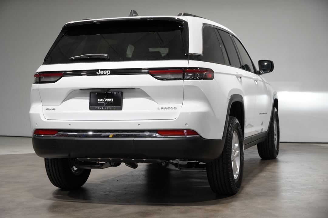 2024 Jeep Grand Cherokee Laredo 8