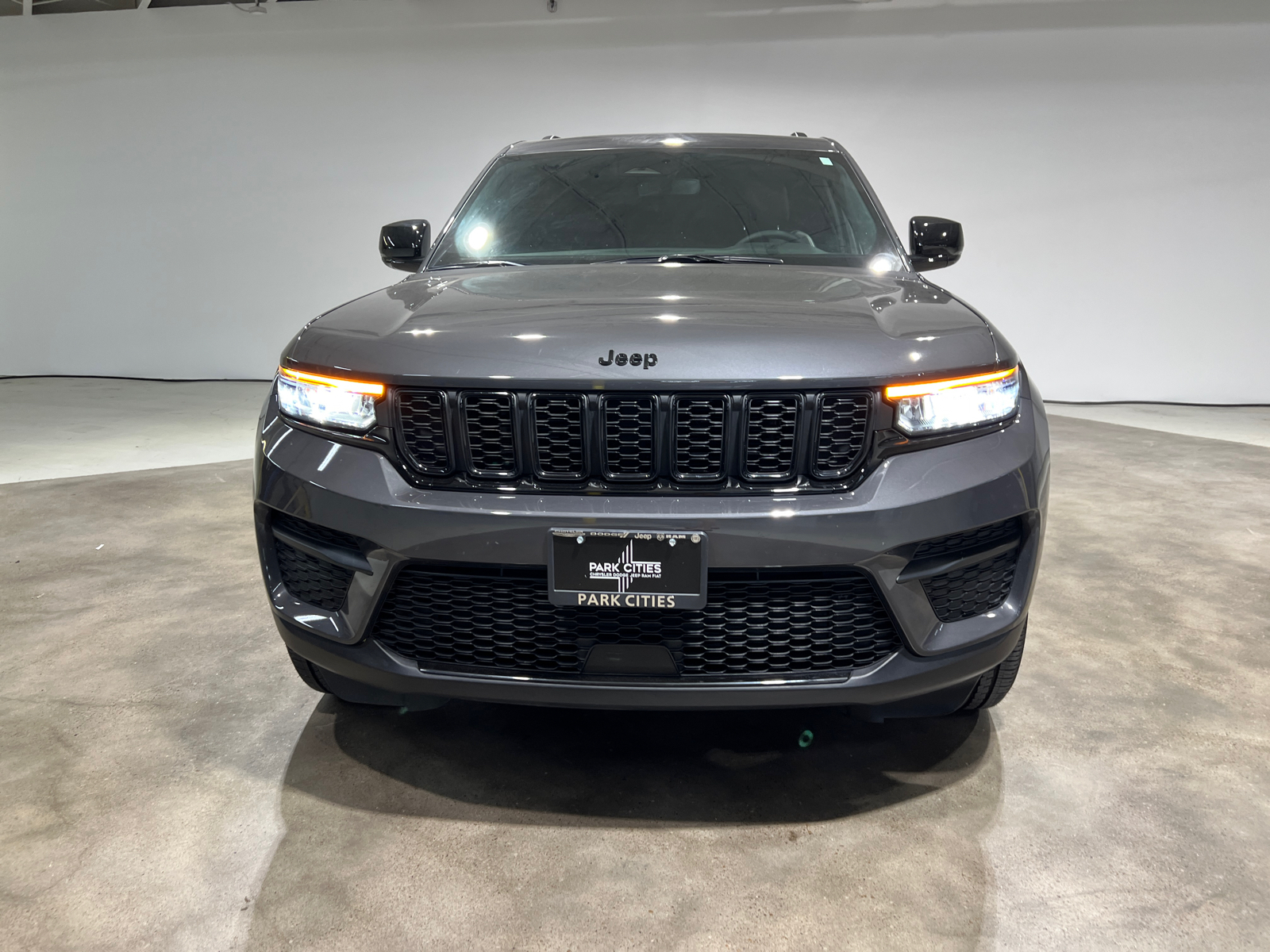 2024 Jeep Grand Cherokee Altitude 2