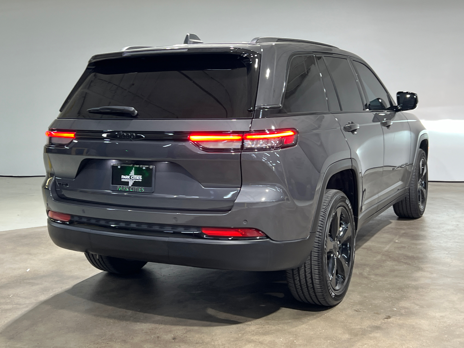 2024 Jeep Grand Cherokee Altitude 7