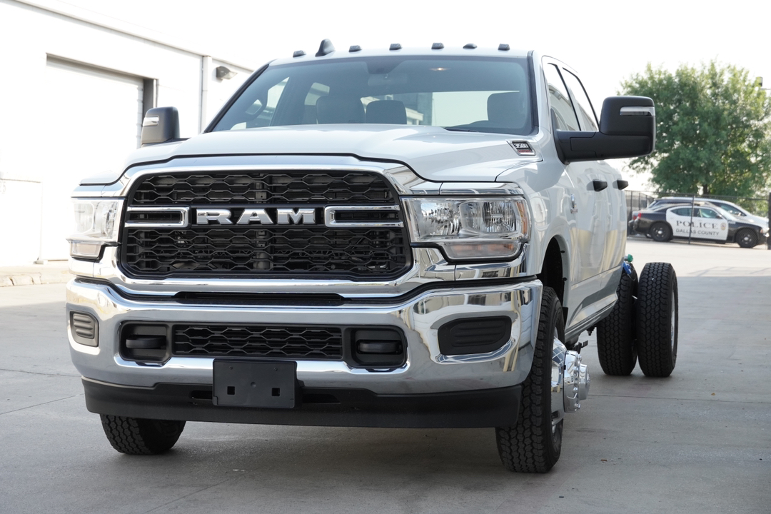 2024 Ram 3500 Tradesman 3