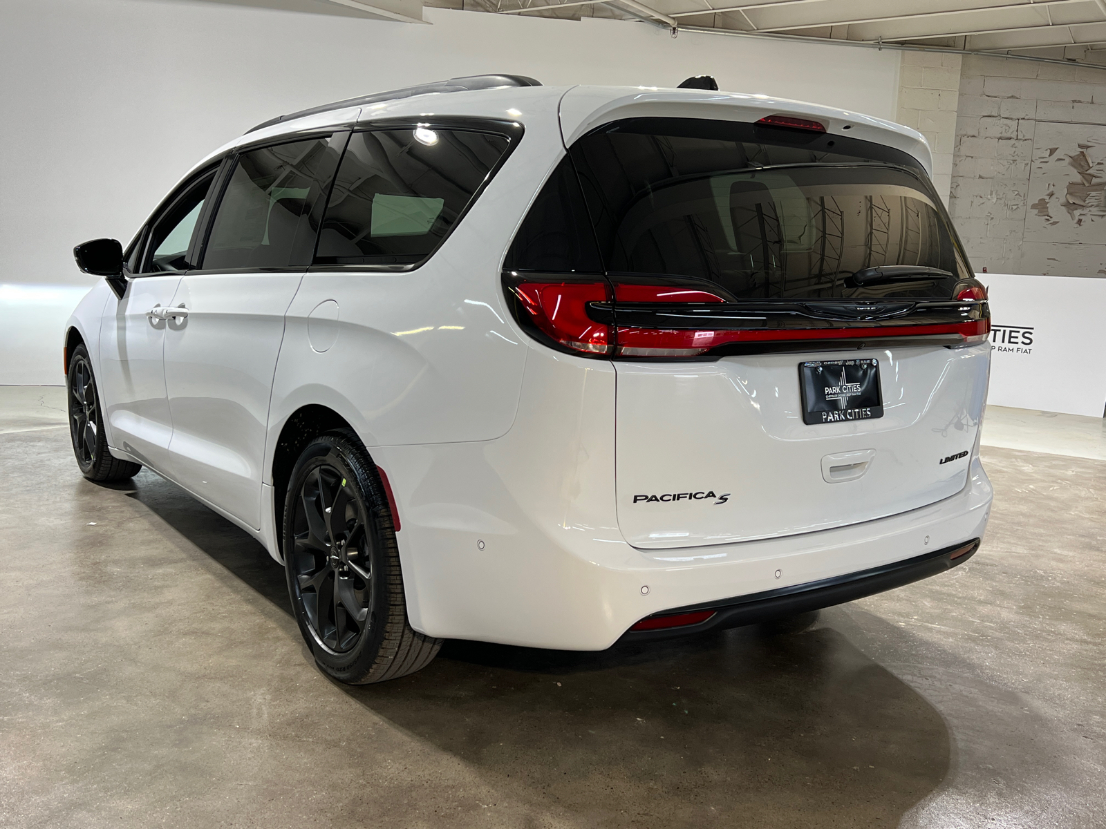 2024 Chrysler Pacifica Limited 6
