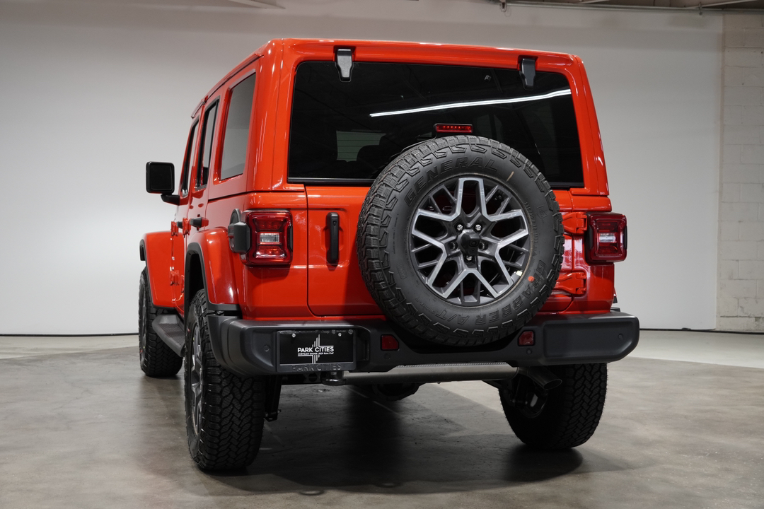 2024 Jeep Wrangler Sahara 5