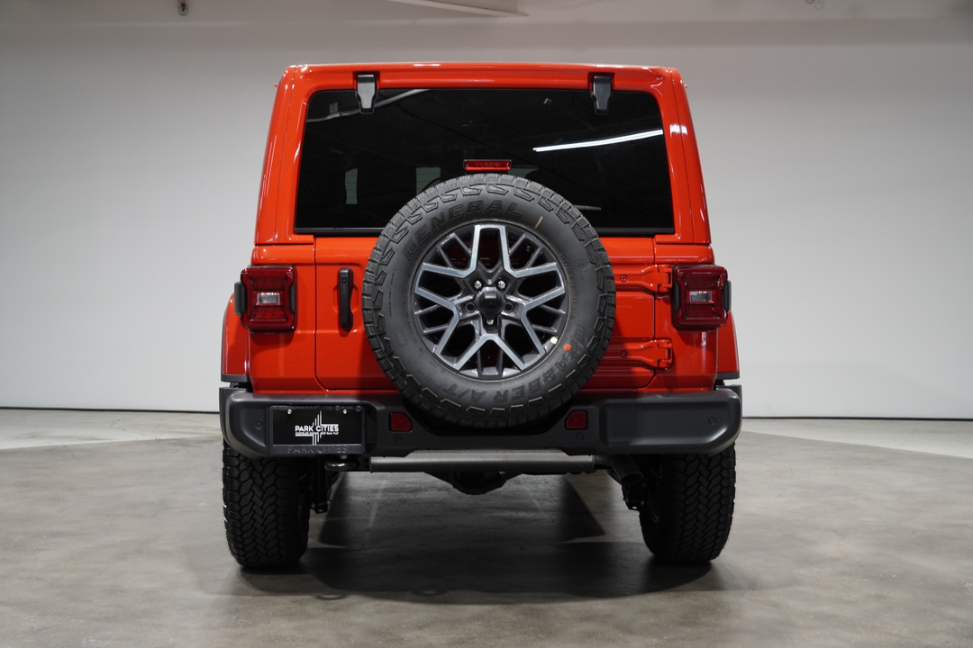 2024 Jeep Wrangler Sahara 6