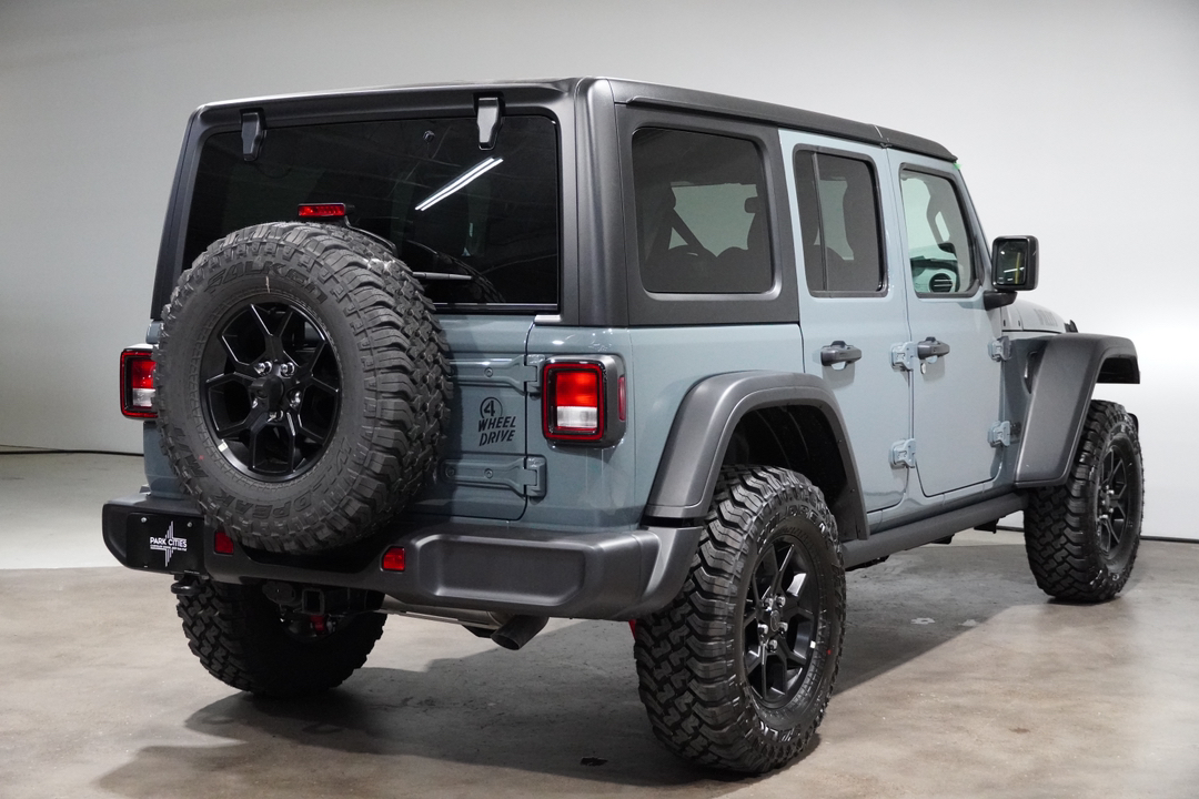 2024 Jeep Wrangler Willys 8