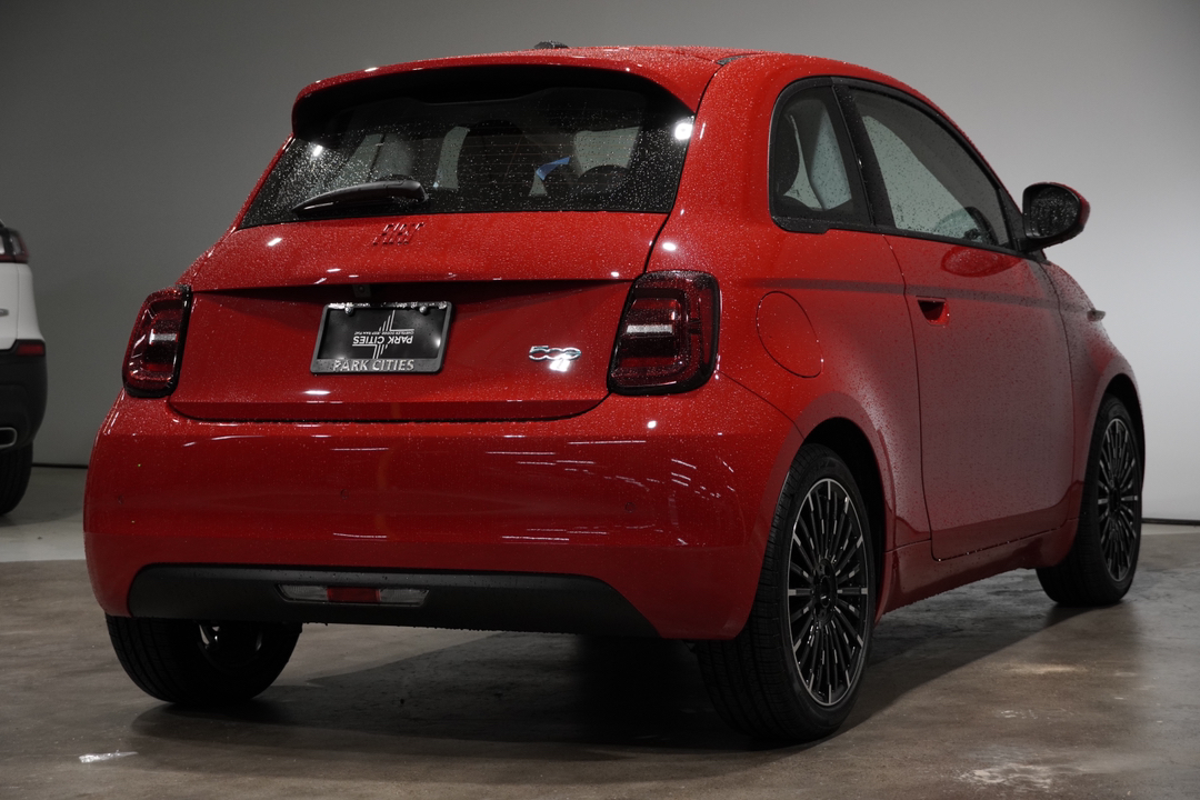 2024 Fiat 500e Battery Electric 8