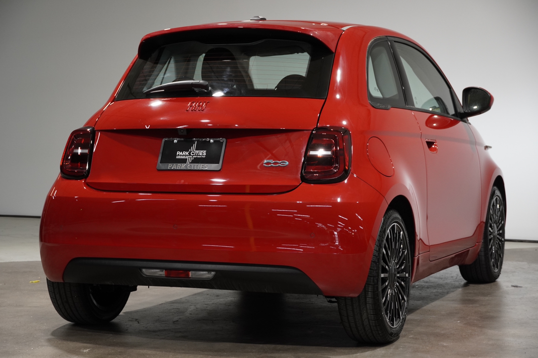 2024 Fiat 500e Battery Electric 8