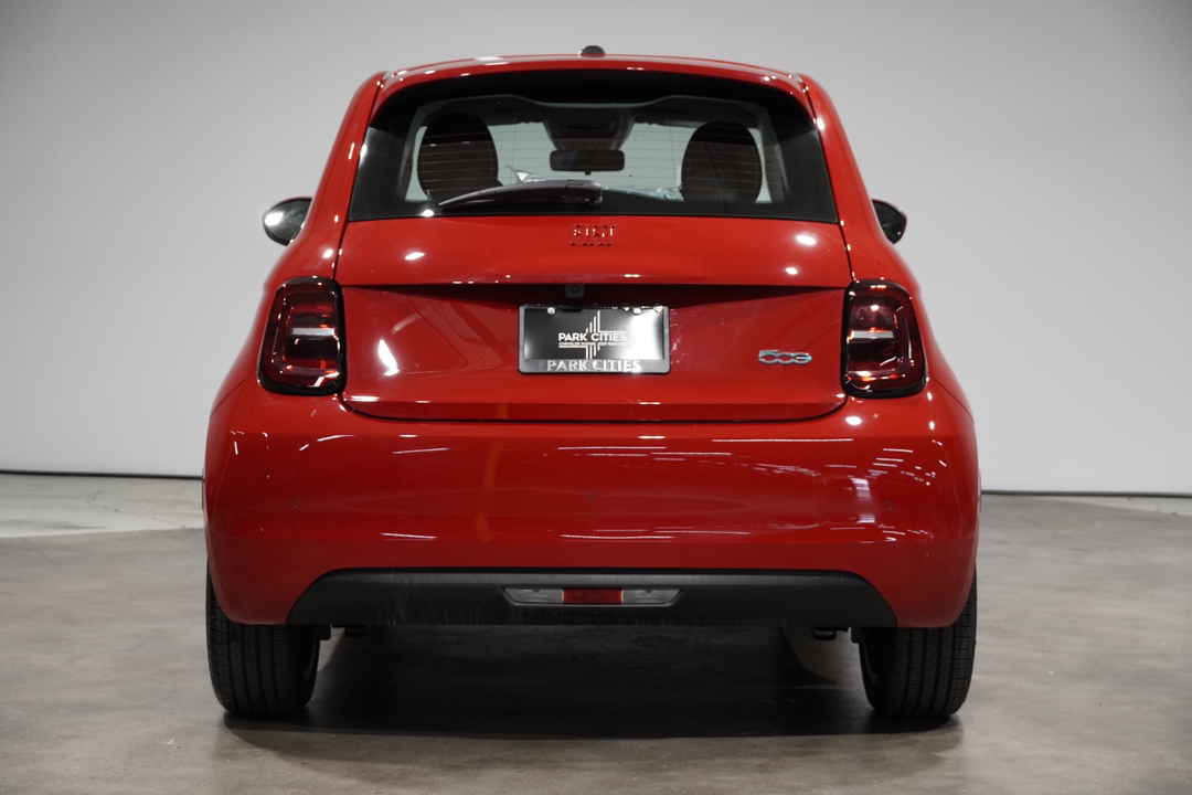 2024 Fiat 500e Battery Electric 8