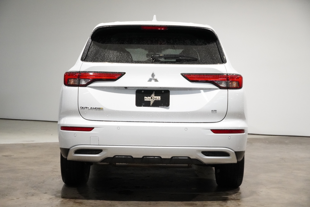 2024 Mitsubishi Outlander SE 7