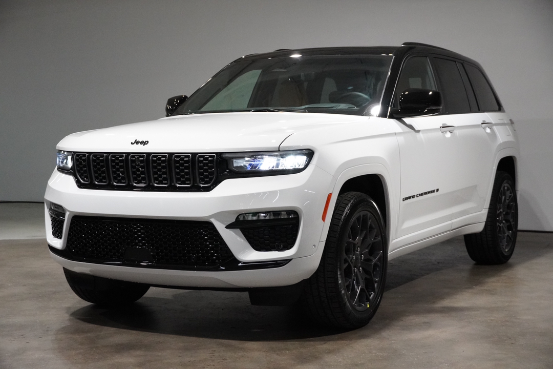 2025 Jeep Grand Cherokee Summit 3