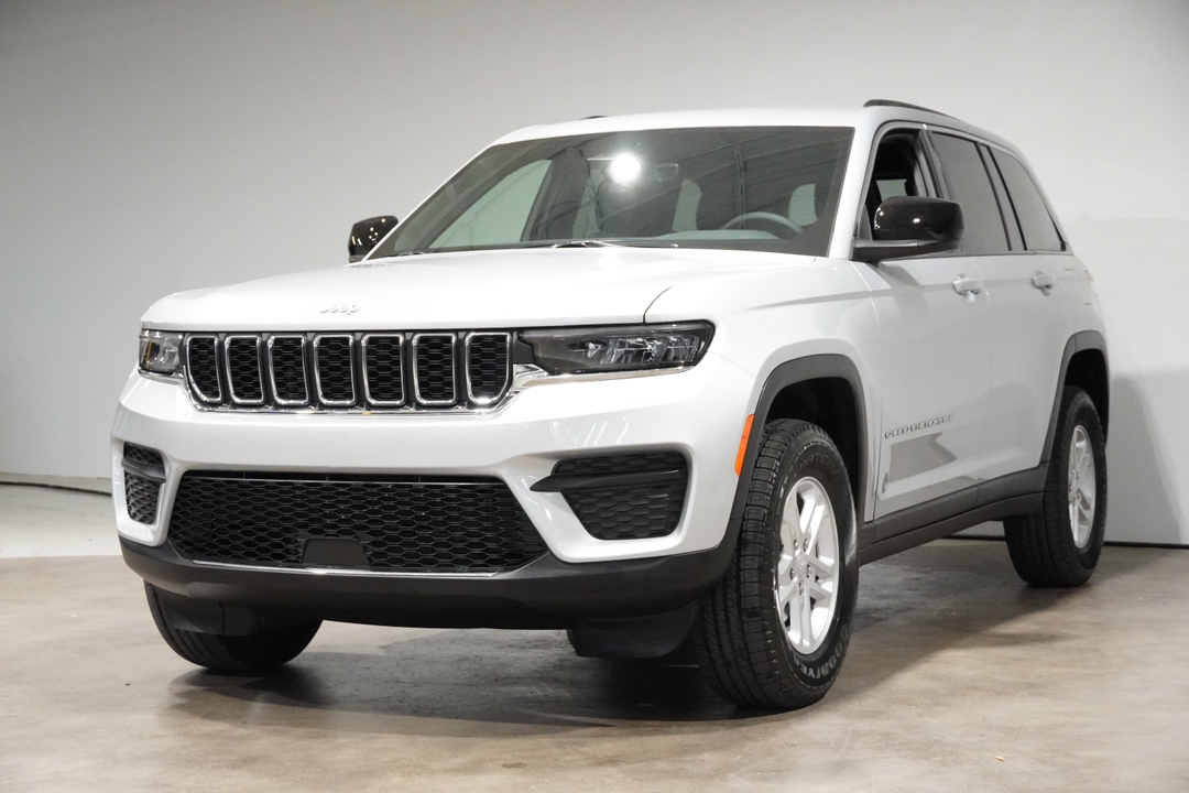 2025 Jeep Grand Cherokee Laredo 3