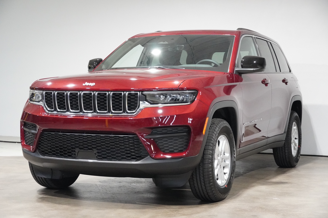 2025 Jeep Grand Cherokee Laredo 3