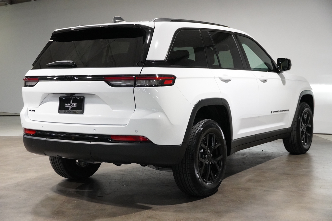 2025 Jeep Grand Cherokee Altitude 8