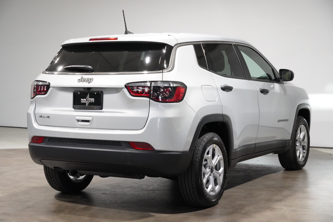 2025 Jeep Compass Sport 8