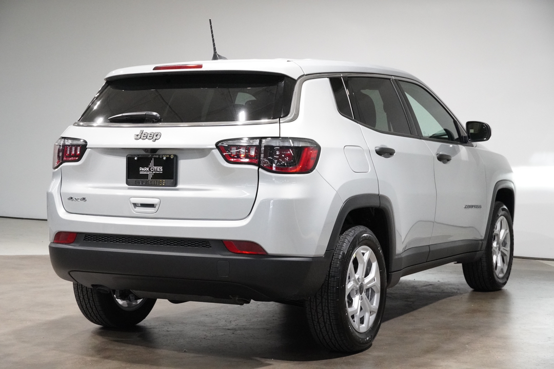 2025 Jeep Compass Sport 8