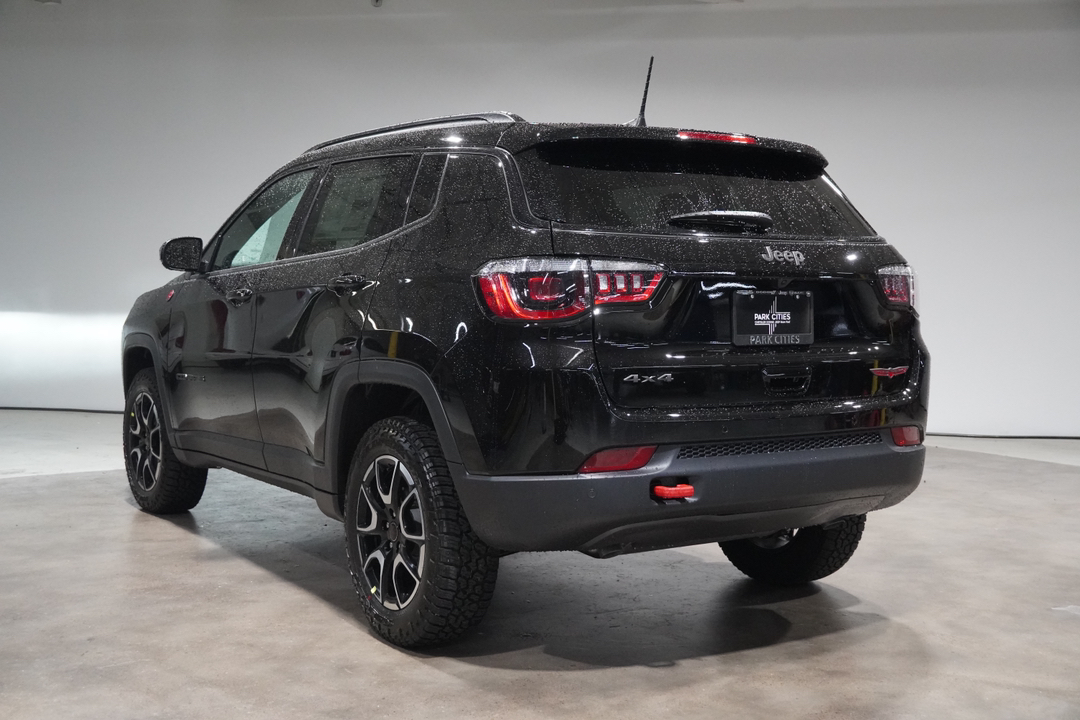 2025 Jeep Compass Trailhawk 6