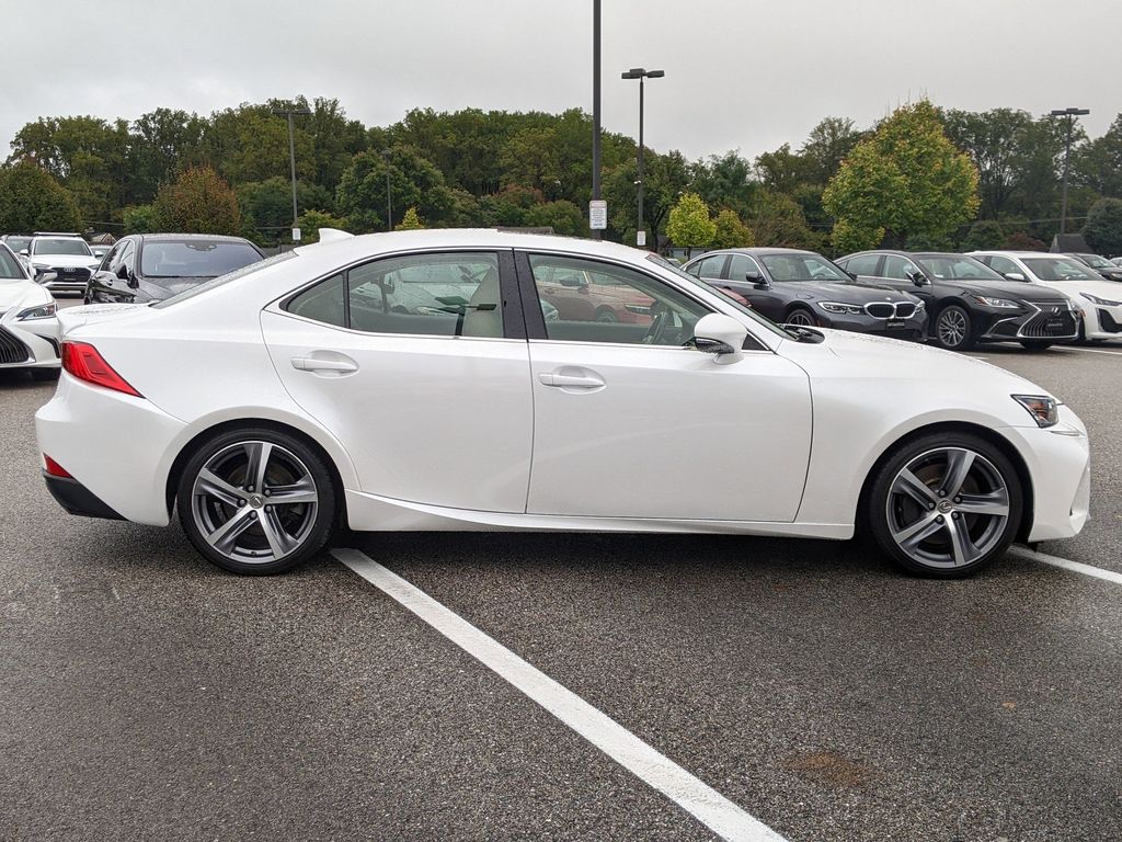 2018 Lexus IS 300 7