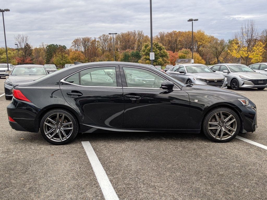 2018 Lexus IS 300 7