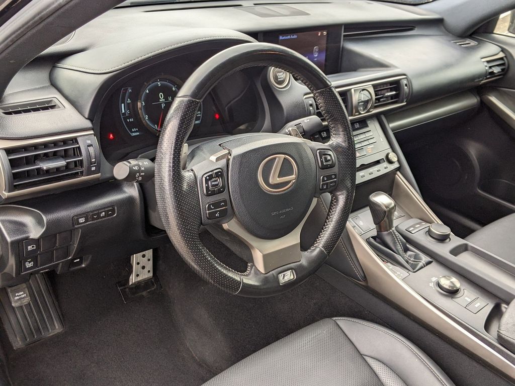 2018 Lexus IS 300 10