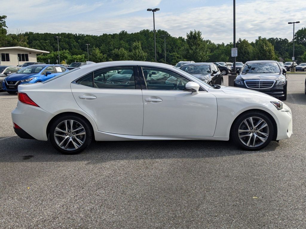 2019 Lexus IS 300 6