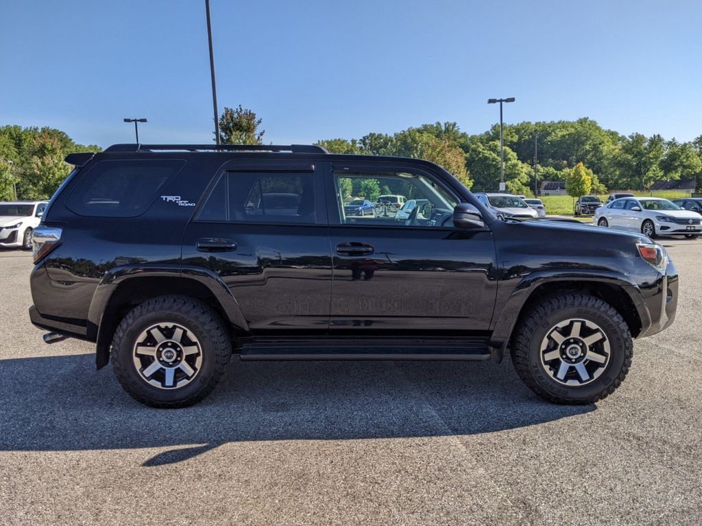 2019 Toyota 4Runner SR5 6