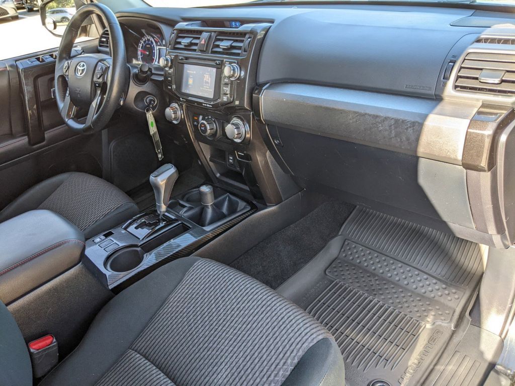 2019 Toyota 4Runner SR5 25