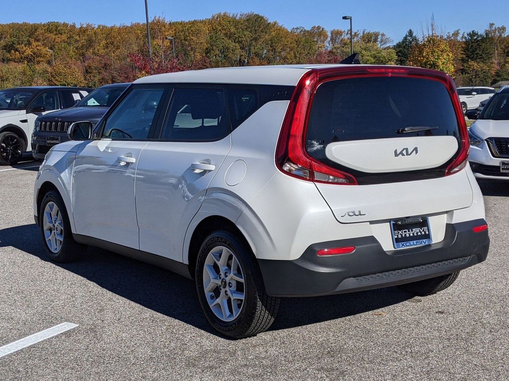 2022 Kia Soul LX 4