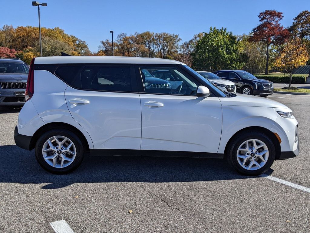 2022 Kia Soul LX 7