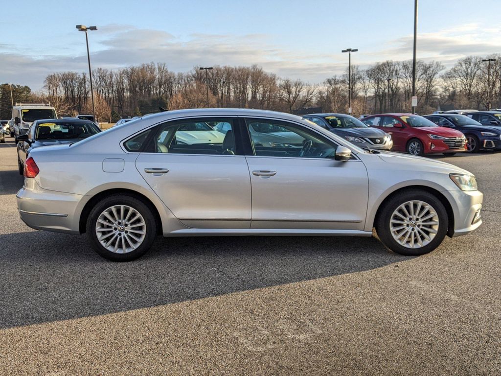 2016 Volkswagen Passat 1.8T SE 7