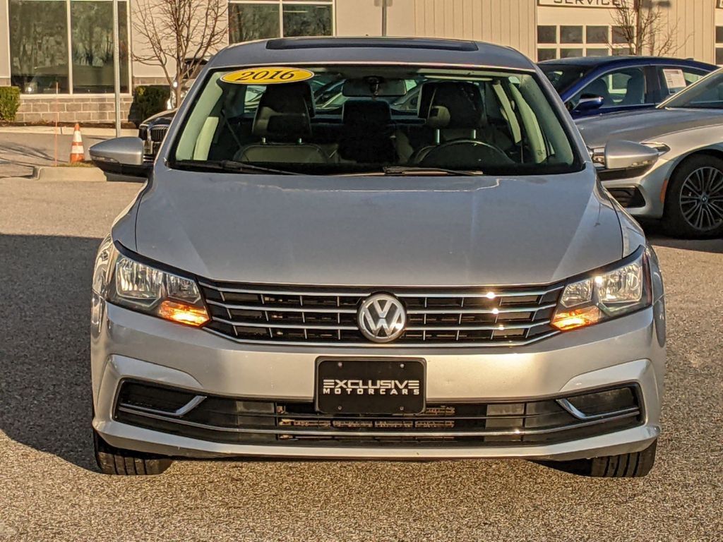 2016 Volkswagen Passat 1.8T SE 9