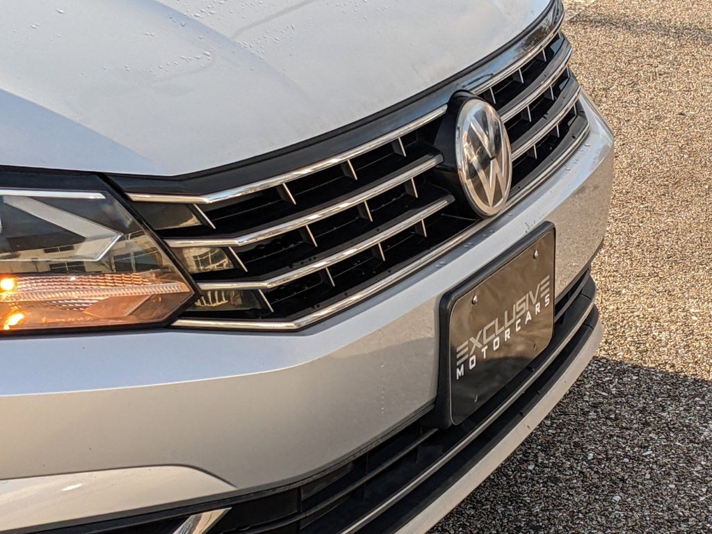 2016 Volkswagen Passat 1.8T SE 30