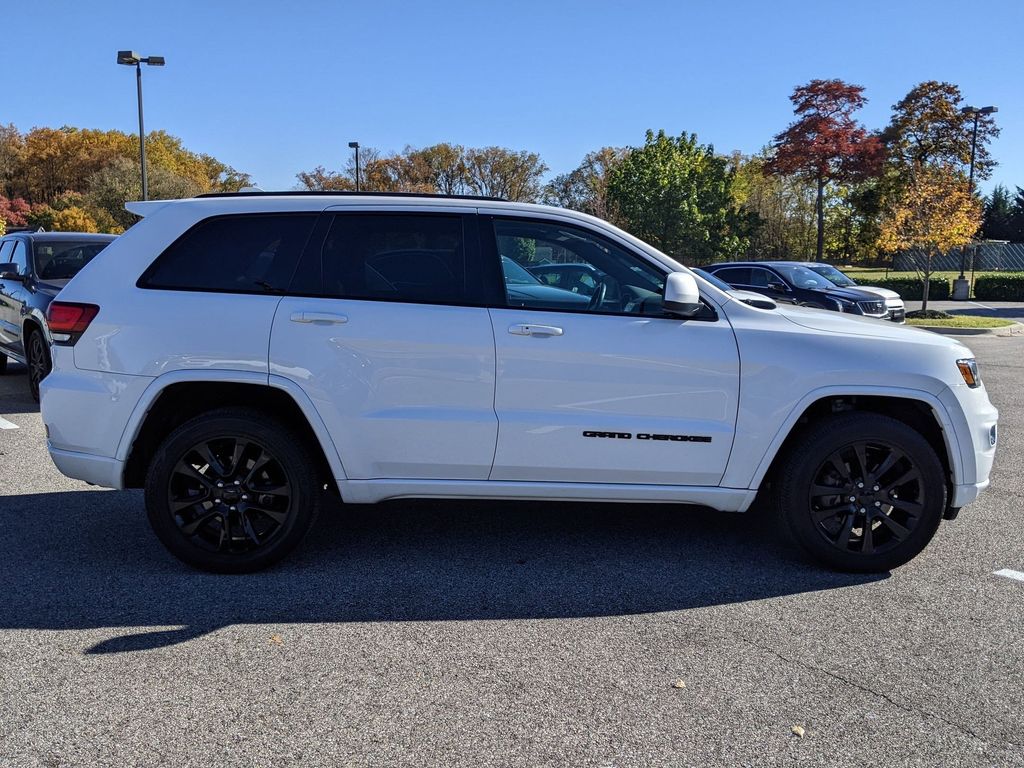 2020 Jeep Grand Cherokee Altitude 7