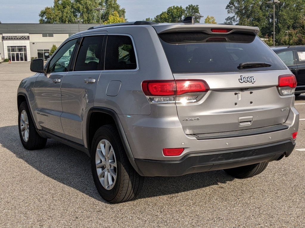 2021 Jeep Grand Cherokee Laredo E 3