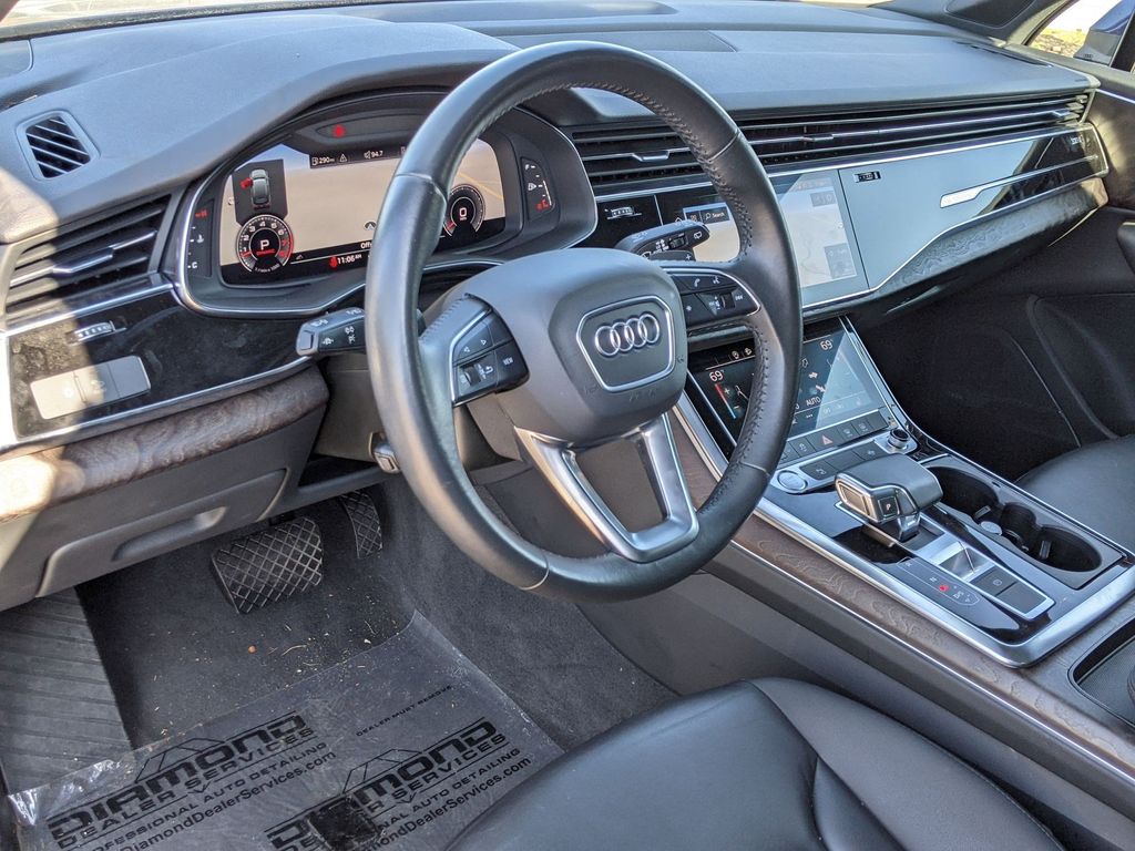 2020 Audi Q7 55 Premium Plus 9