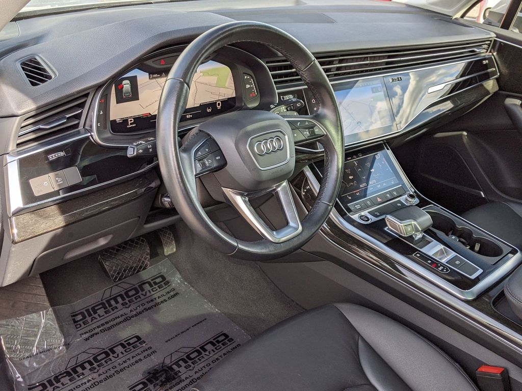 2022 Audi Q7 55 Premium Plus 10