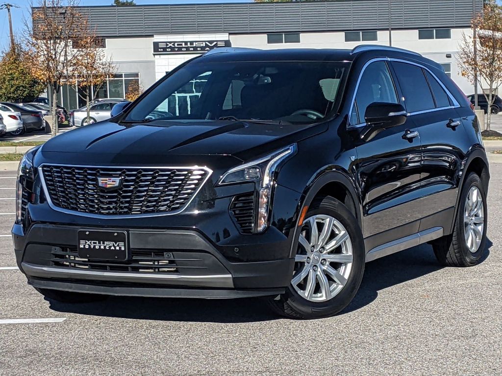 2022 Cadillac XT4 Premium Luxury 2